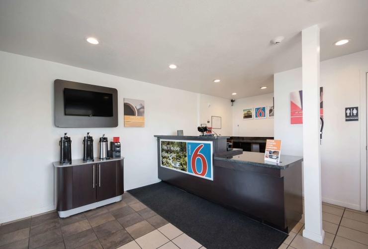 Motel 6 Burlington, WA