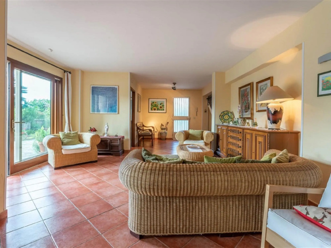 Splendid Villa with swimming pool a stone's throw from Palermo