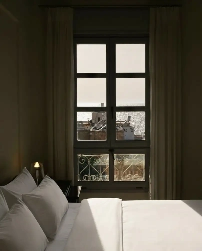 Royal room with sea view