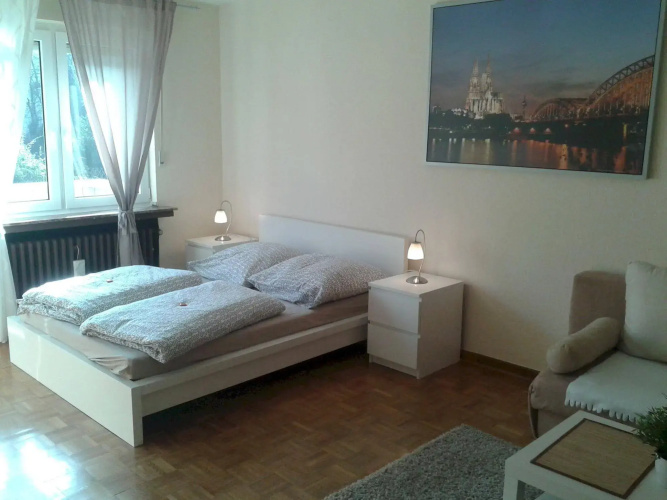 Tuzzini Köln Apartment Köln Messe