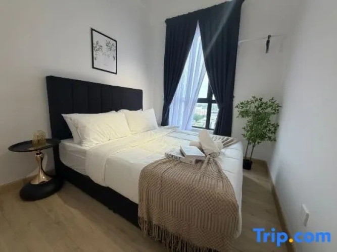 2 Bedrooms Apartment with city view