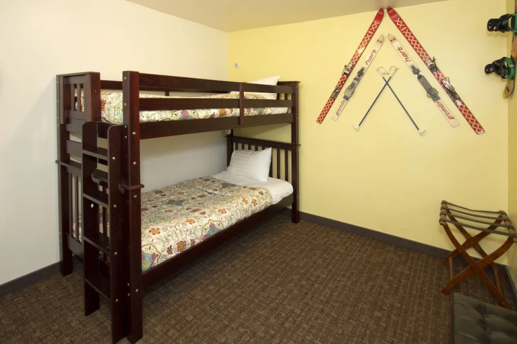 Holiday Haus Motel