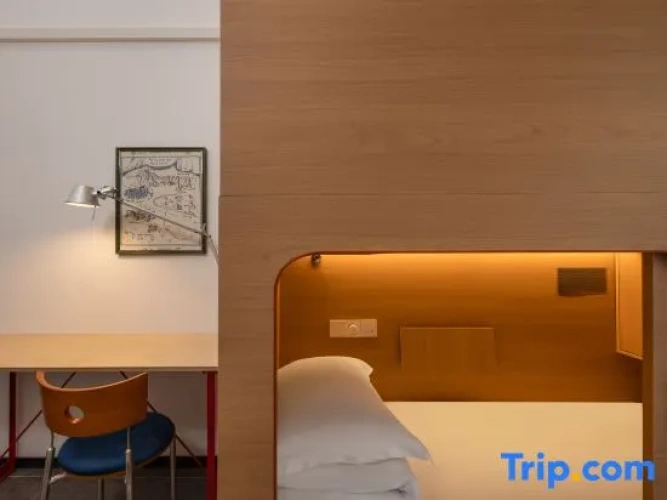Bed in Dorm (female dorm)