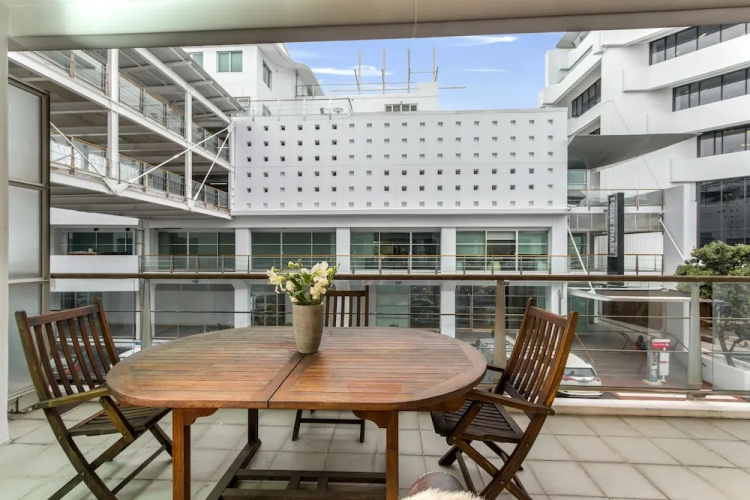 Perfect Location, Viaduct Harbour CBD