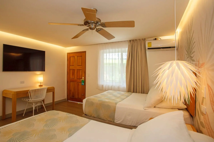 Cocoplum Beach Hotel