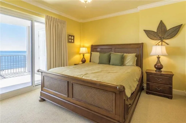 Regency Isle 507 - 2 Br condo by RedAwning