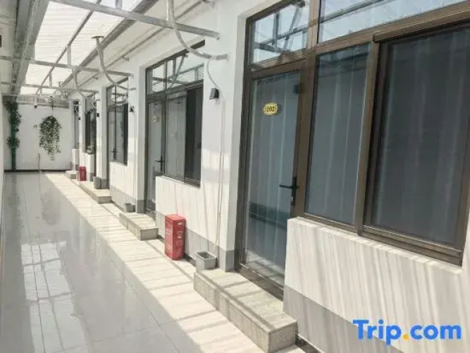 Yuanfu Renmin Hostel