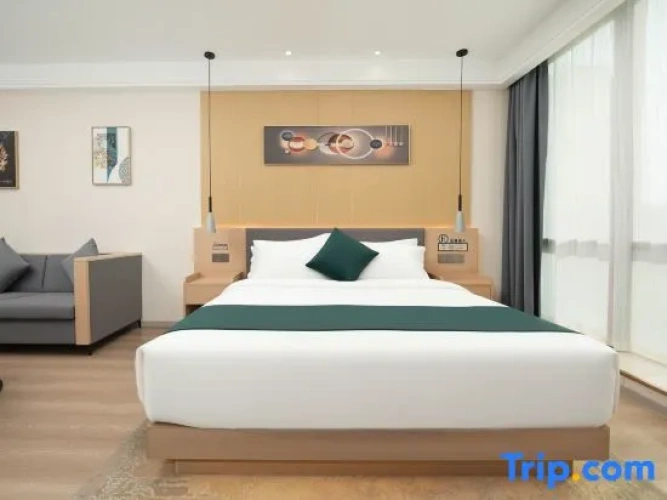 Standard Double room with city view