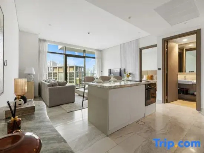 Modern 1BR Apartment with Burj Khalifa View