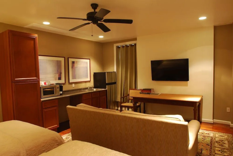Grand Center Inn