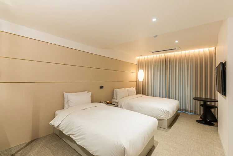 Benikea Crystal Hotel