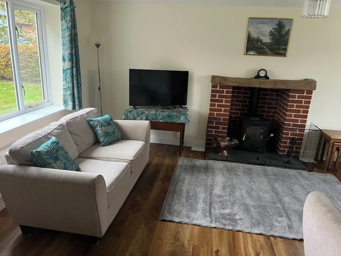 3 Bedrooms Cottage