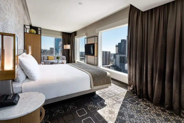 Double Club Junior Suite with city view