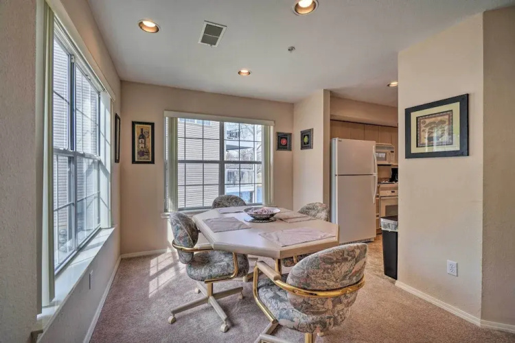 Branson Condo w/ Sunroom Near Downtown!