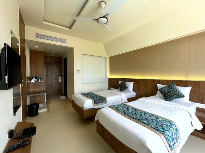 Hotel Grand Parivaar