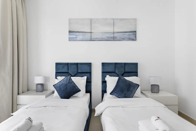 StoneTree - Luxury 2 BR - Prime location
