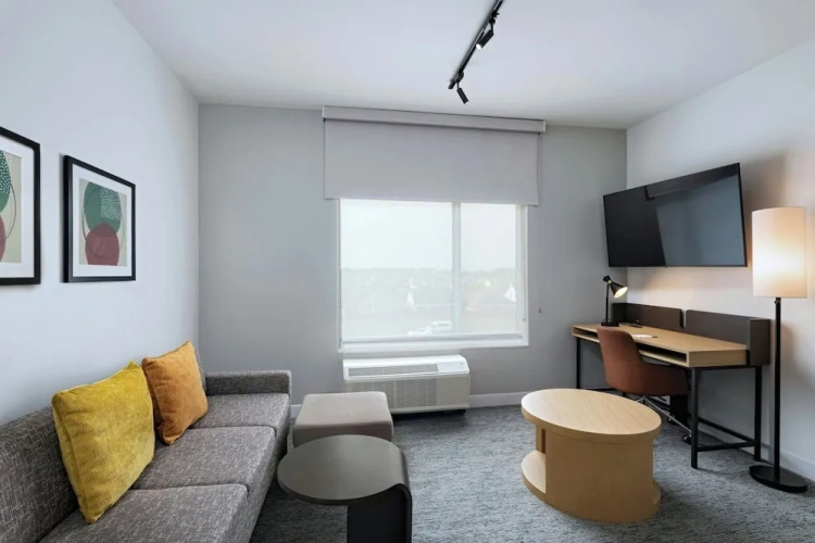 1 Bedroom Suite