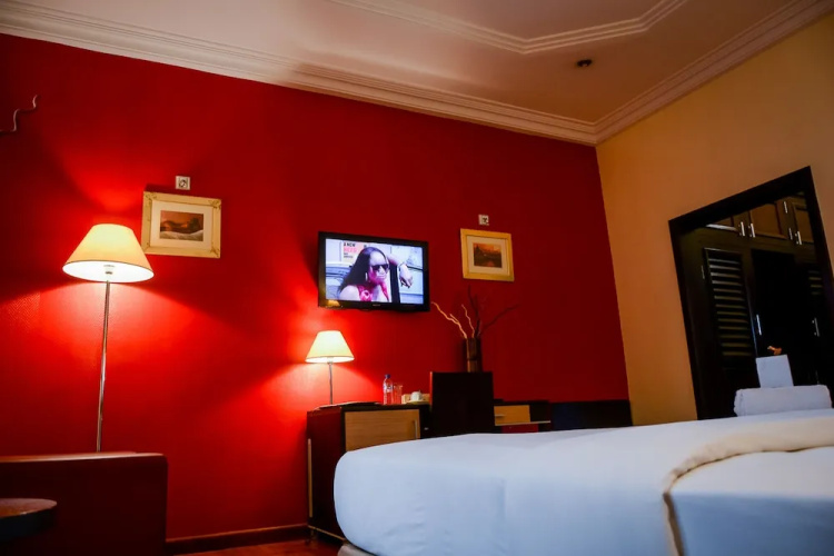 Planet One Hotel & Wellness