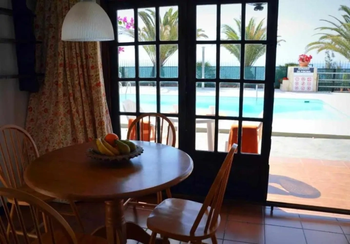 2 Bedrooms Apartment with sea view