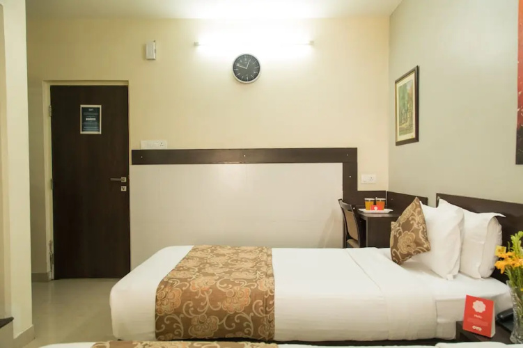 OYO 9043 Peanut Inn