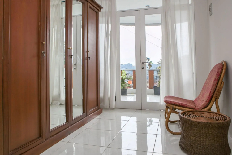 RedDoorz @ Bukit Dago