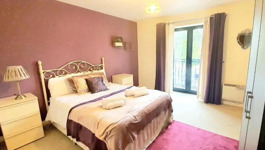 2 Bedrooms Apartment