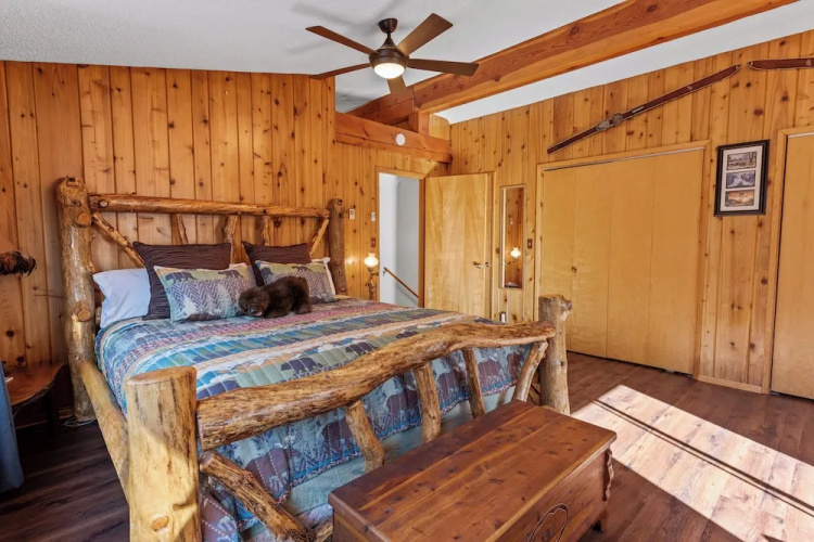Knotty Hideaway