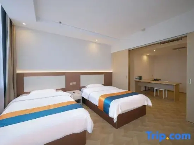 2 Bedrooms Business Quadruple Suite