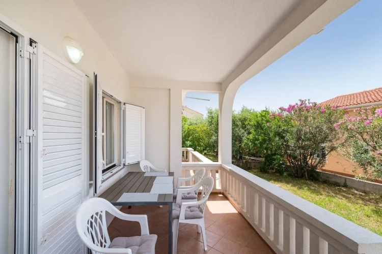 1 Bedroom Apartment with balcony and with garden view