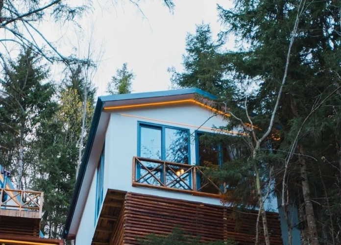 1 Bedroom Deluxe Suite with mountain view