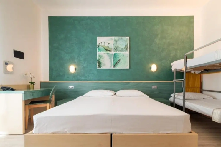 Standard Quadruple room