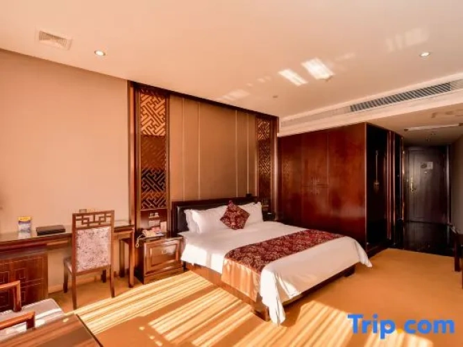 Deluxe Double room with city view
