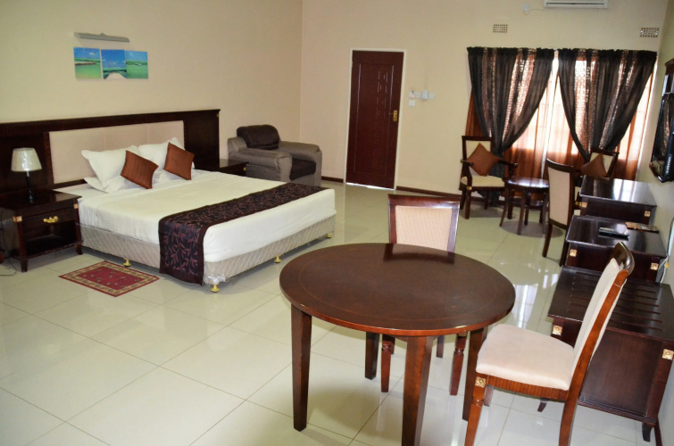 Riverside Hotel