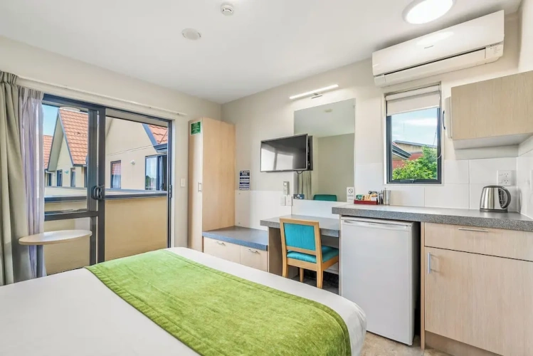 Economy Double Studio