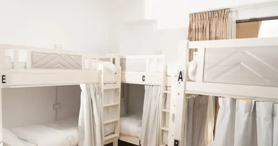 Rovers Beach Hostel JBR
