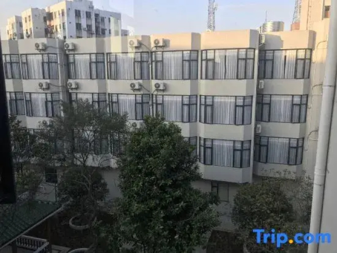 Xiaopenglai Hotel