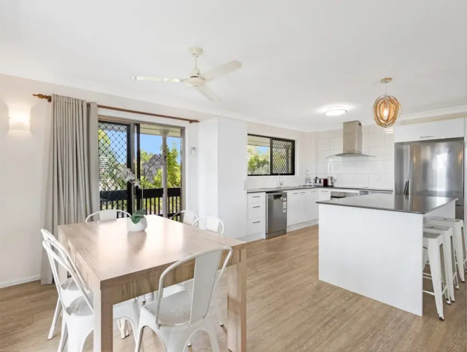 Spacious 3-bed Home With Large Balcony