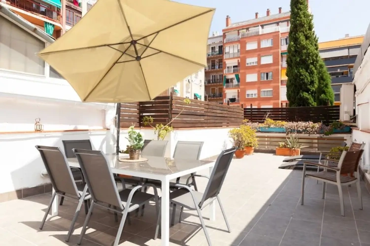 4 Bedrooms Deluxe Apartment