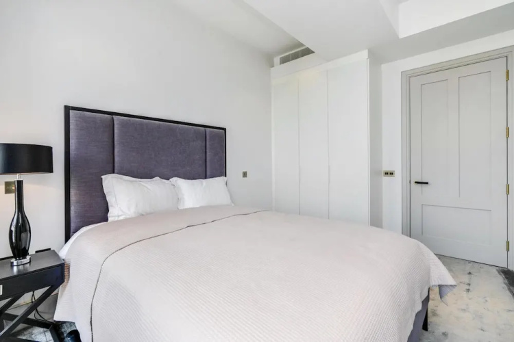 Signature Westminster Apartment