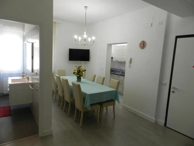 3 Bedrooms Apartment