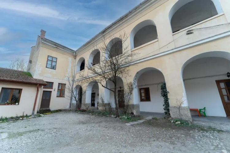 5* luxury in Unirii square.