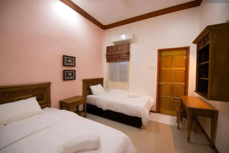 Pak Raja Villas