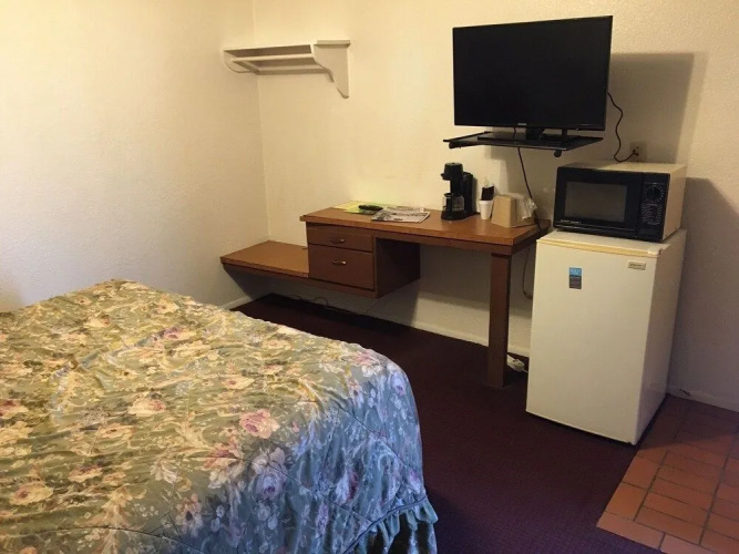 Holiday Motel