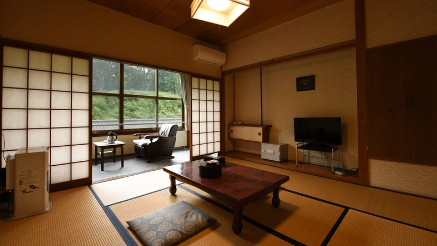 Economy room