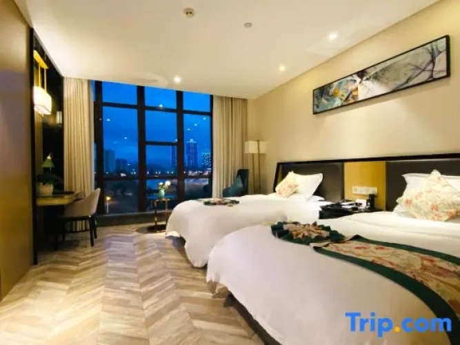 Standard Twin room with river view