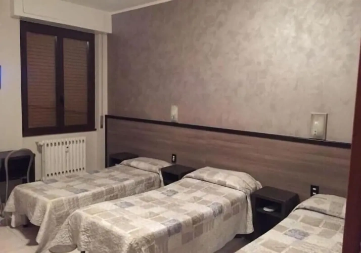 Classic Triple room with balcony and with city view