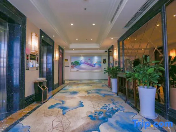 Yi Feng Business Hotel