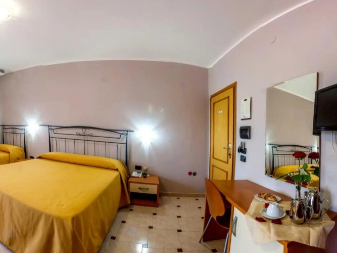 Economy Quadruple room