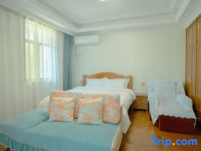 Standard Twin Family room with balcony