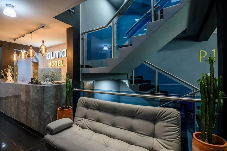 Alma Hotel